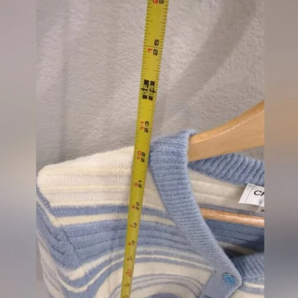 CHANEL Women's Blue and Cream Cardigan - Picture 8 of 10